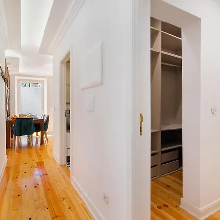 Whome | Great Location & Large Family W/patio Lizbona