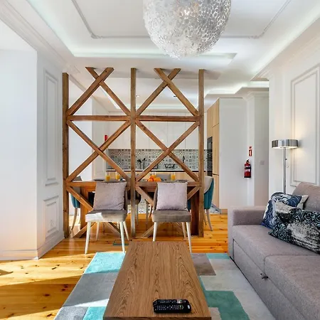 Apartman Whome | Great Location & Large Family W/patio *