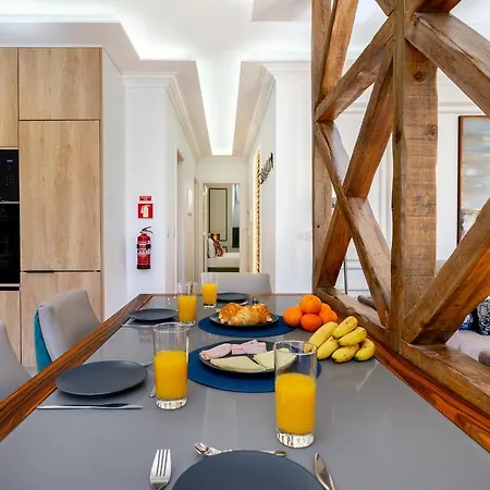 Apartament Whome | Great Location & Large Family W/patio *