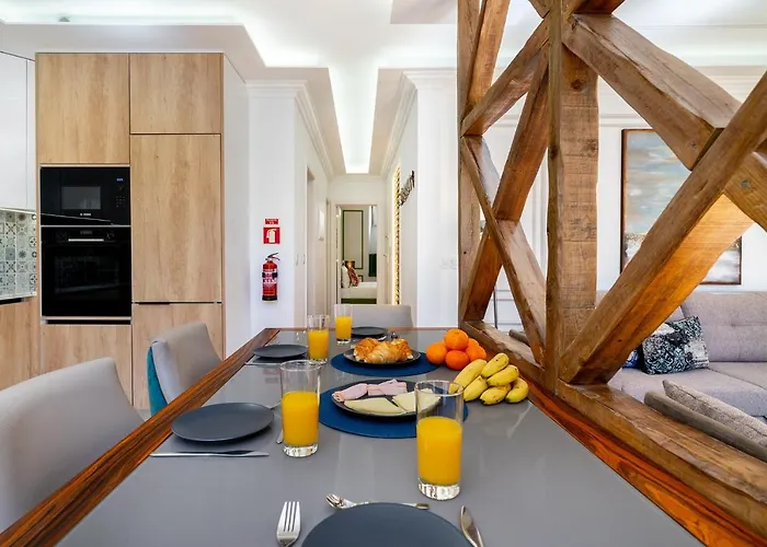דירה Whome | Great Location & Large Family W/patio *